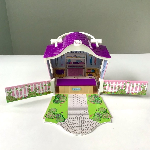 Breyer Pony Gals Travel Boutique Folding Case Play Set Building and Counter 2009 - Picture 6 of 11